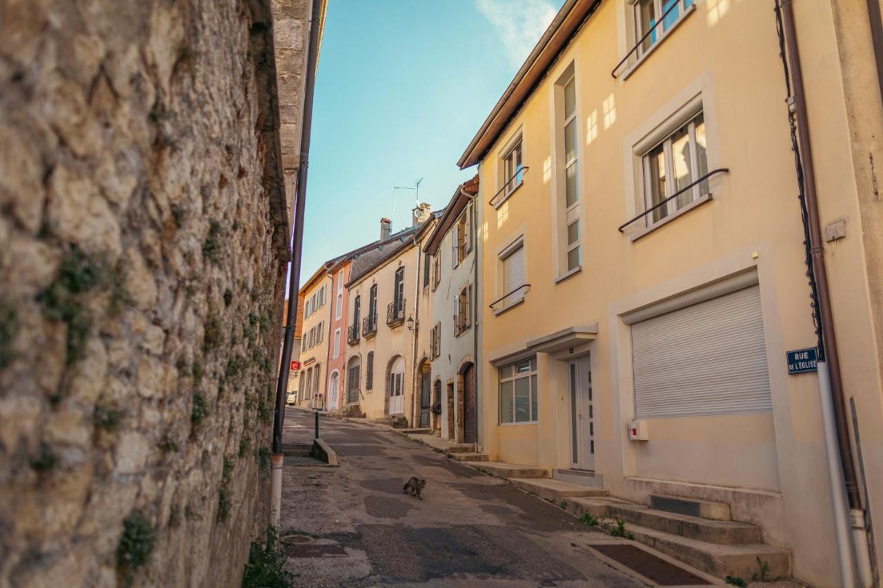 L'orgelétaine : Grande Maison Au Milieu Des Lacs Du Jura * Orgelet
