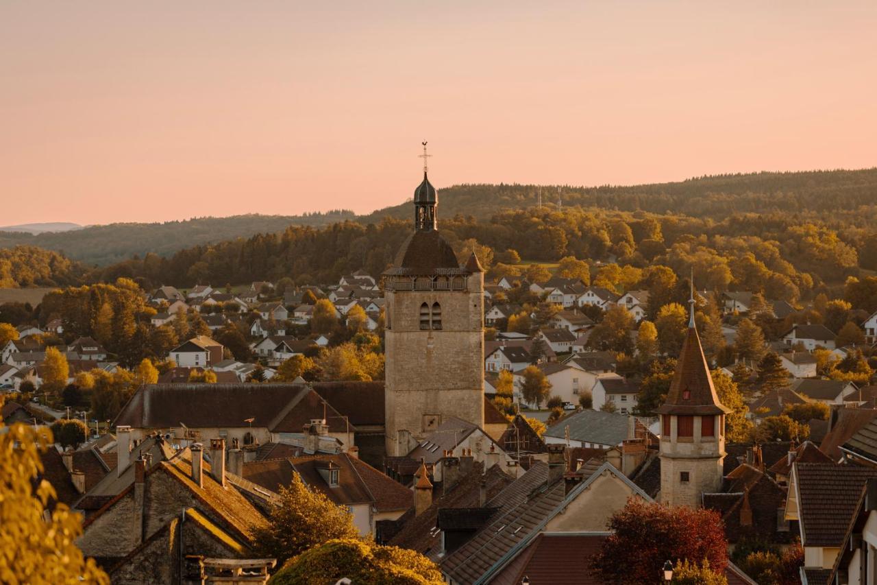 L'orgelétaine : Grande Maison Au Milieu Des Lacs Du Jura * Orgelet